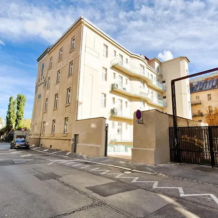 Apartament P1 *