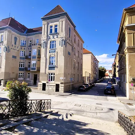 P1 Apartament
